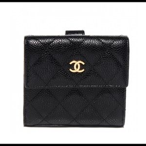 CHANEL Caviar Quilted Classic Flap Wallet